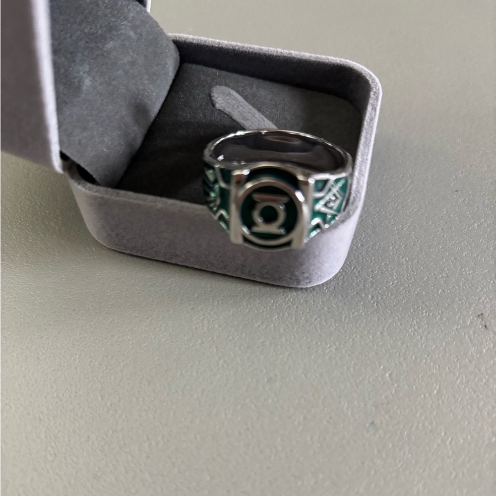Men’s 925 Sterling Silver Masonic Green Lantern Ring size 14